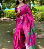 703 গ্লোসি সিল্ক ডিজিটাল প্রিন্ট শাড়ির